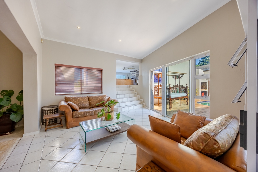 6 Bedroom Property for Sale in Vergesig Western Cape